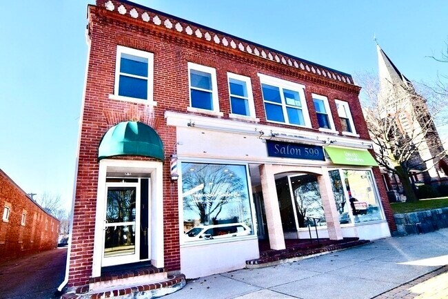 Building Photo - 601 Washington St