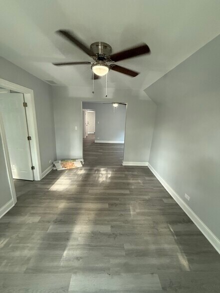 Building Photo - 3807 N Whipple St