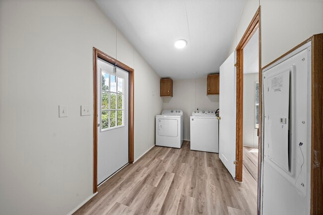 Building Photo - 16482 Pisces Rd