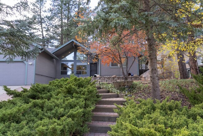 Building Photo - 3263 S Justin St