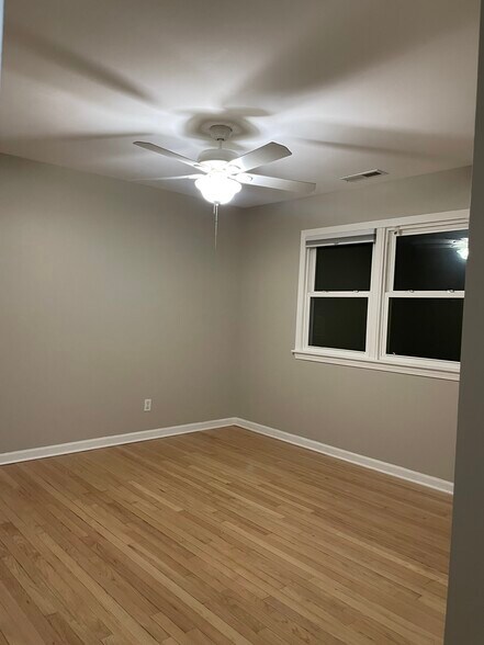 Building Photo - 7 Donna Ave