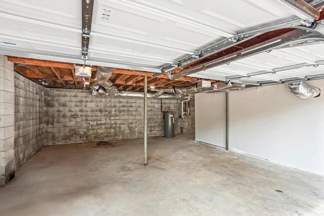 Building Photo - 3214 Doverside Dr