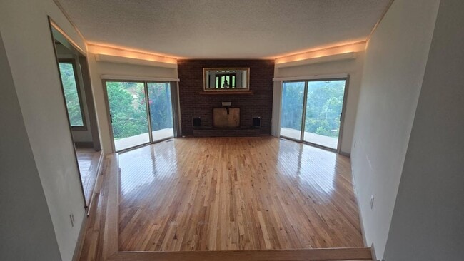 Building Photo - 139 Eight Point Dr