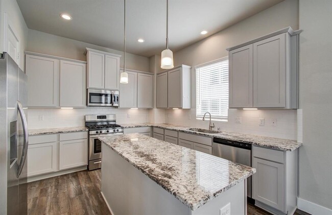 Building Photo - 1741 Cove Cres Ct