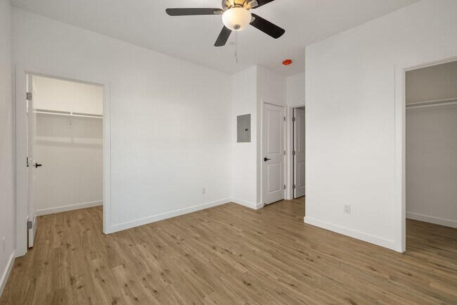 Building Photo - 6765 N Elman St