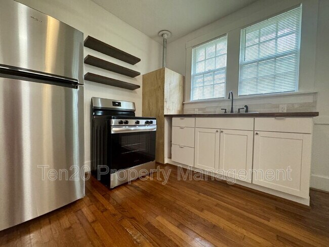 Building Photo - 1219 Owsley Ave