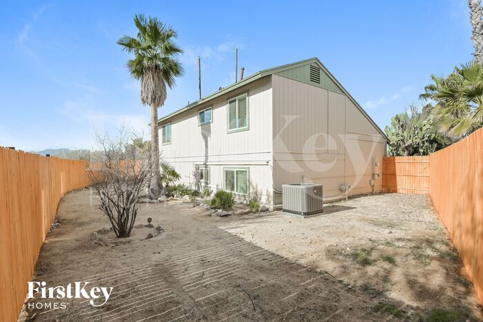 Building Photo - 4450 W Meggan Pl