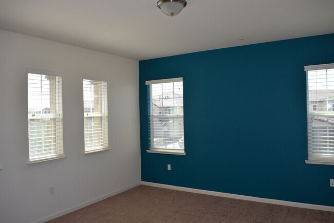 Building Photo - Spacious Home In Mountain House