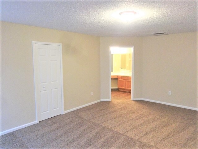 Building Photo - 2842 Taylor Hill Dr