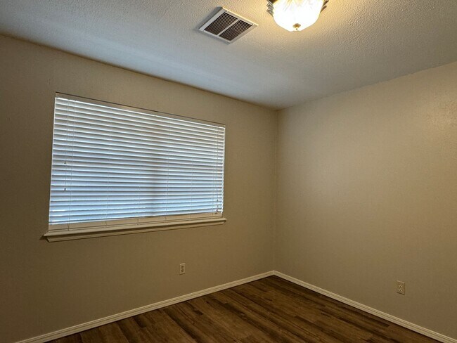 Building Photo - 2306 NW 75th St