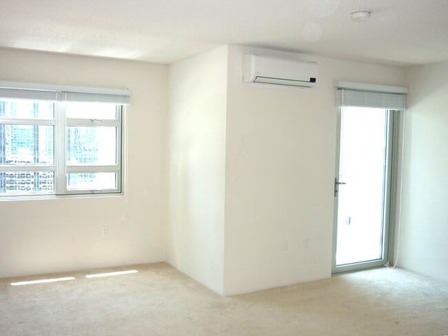 Building Photo - 801 South St