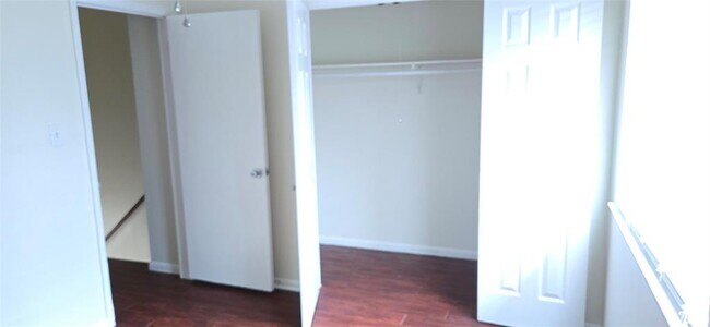 Building Photo - 8811 Dawnridge Cir