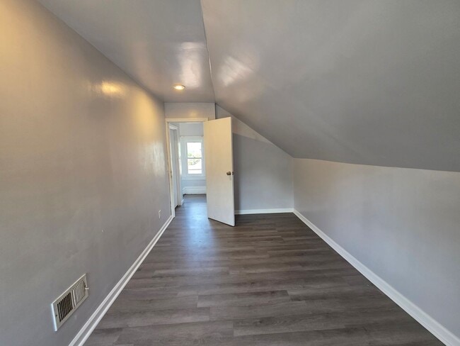 Building Photo - 1637 Rutherford Ave