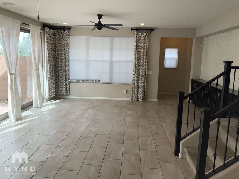 Building Photo - 9430 S 34th Ln