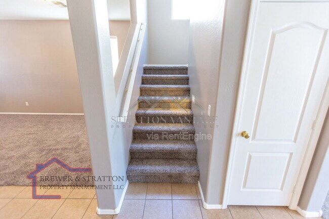 Building Photo - 6427 S 71st Dr