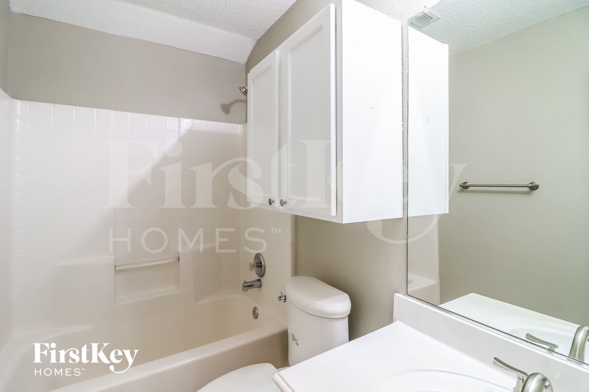 Building Photo - 729 Ridge Top Dr