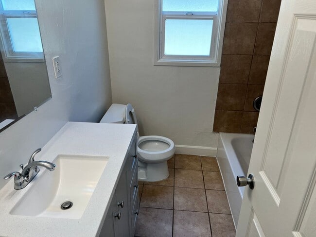 Building Photo - 3141 N Inyo St
