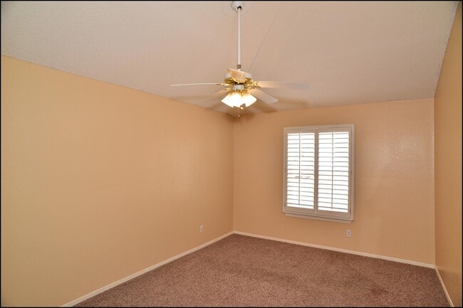 Building Photo - 2041 Shadow Ridge Dr