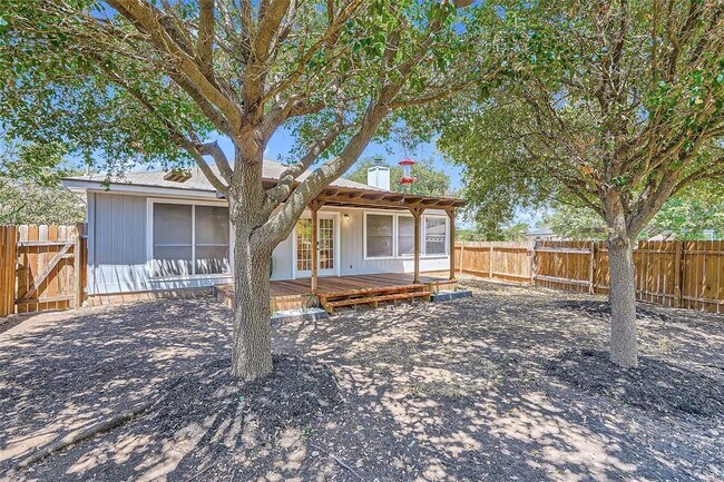Building Photo - 1701 Hollow Tree Blvd