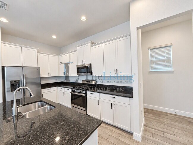 Building Photo - 15813 Sweet Lemon Way