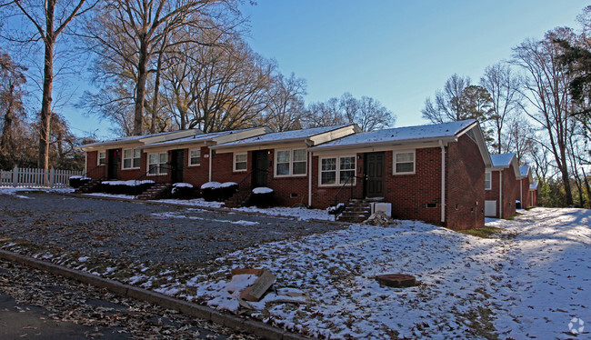 Primary Photo - Washburn Apartments