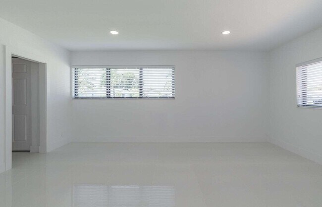Building Photo - 524 NW 53rd St