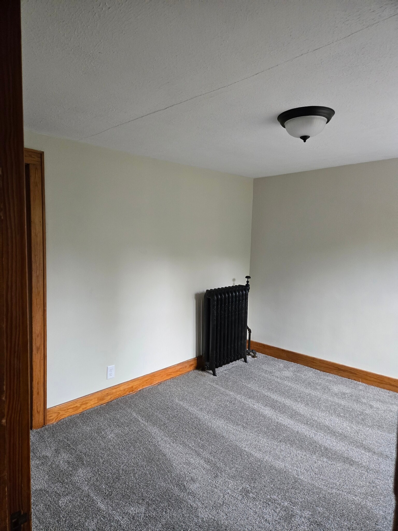 Building Photo - 307 N Brown Ave
