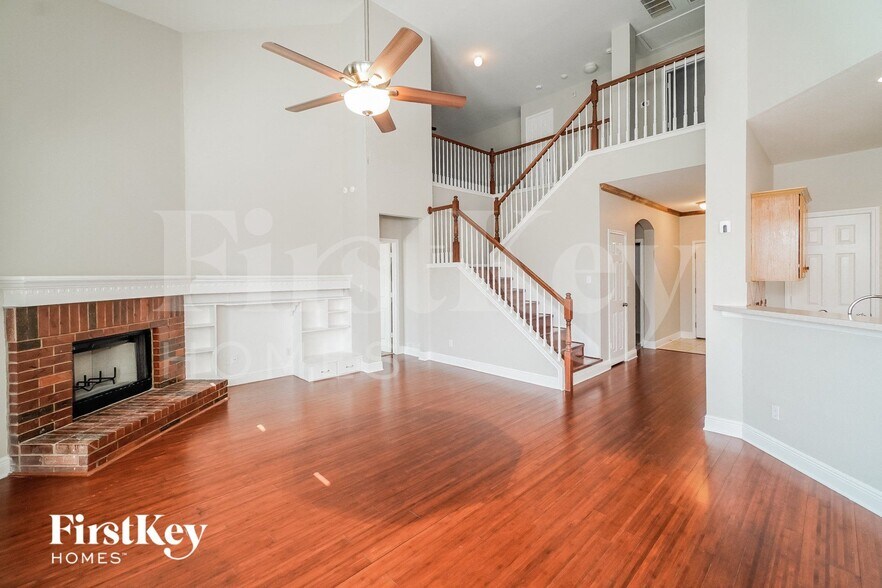 Building Photo - 20930 Pedregoso Ln