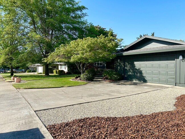 Building Photo - Beautiful Home in Lovely Community