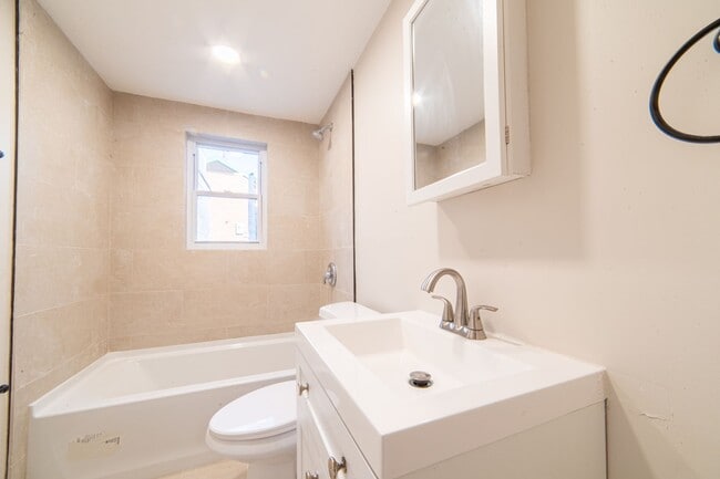 Building Photo - 115 N Delancy Pl