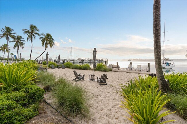 Building Photo - 166 Harbor Dr