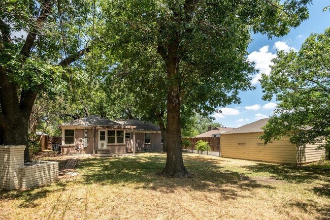 Building Photo - 3605 Park Ridge Blvd