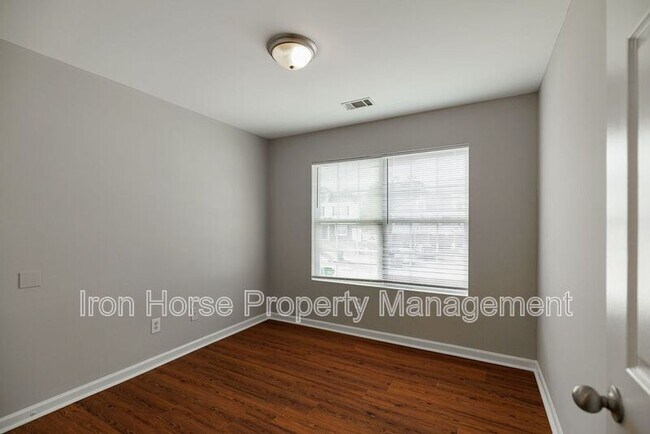 Building Photo - 638 Mill Stone Bluff