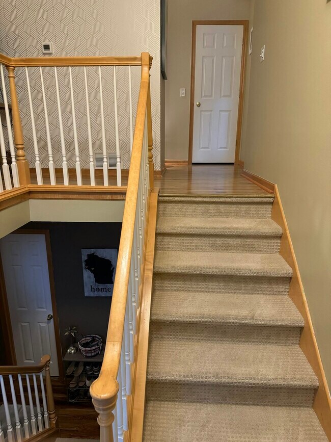 Building Photo - 5248 Beachside Dr