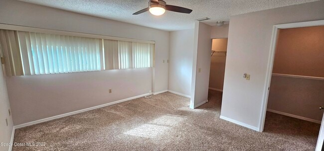 Building Photo - 810 Poinsetta Dr