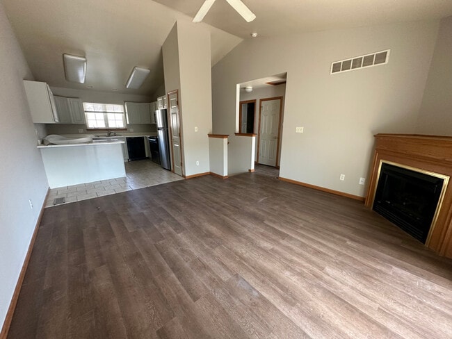 Building Photo - 440 4th Ave