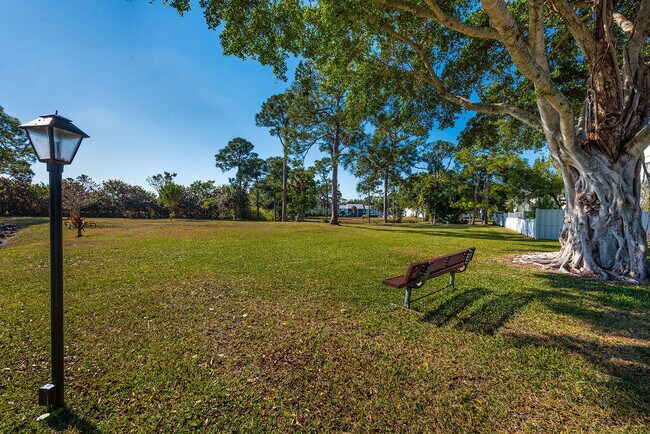 Building Photo - 3612 Alder Dr