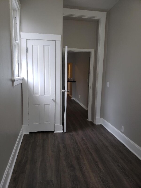 Building Photo - 945 Dana Ave