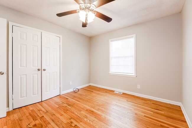 Building Photo - 123 Bondale Dr