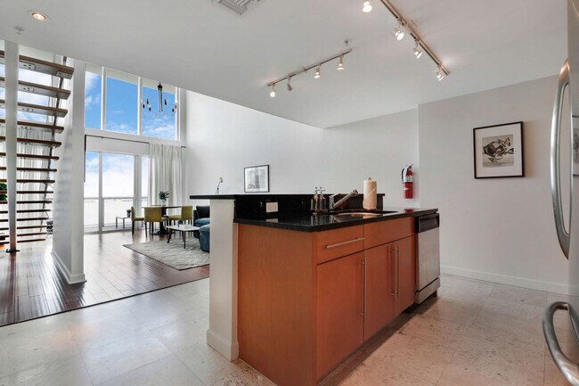 Building Photo - 7939 East Dr