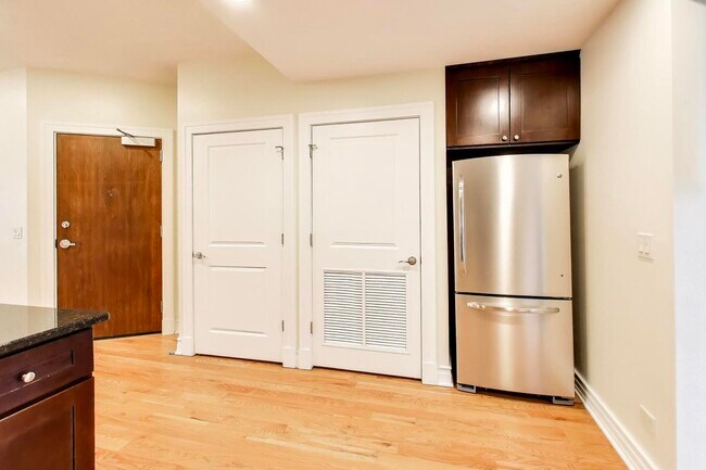 Building Photo - 1640 W Fargo Ave