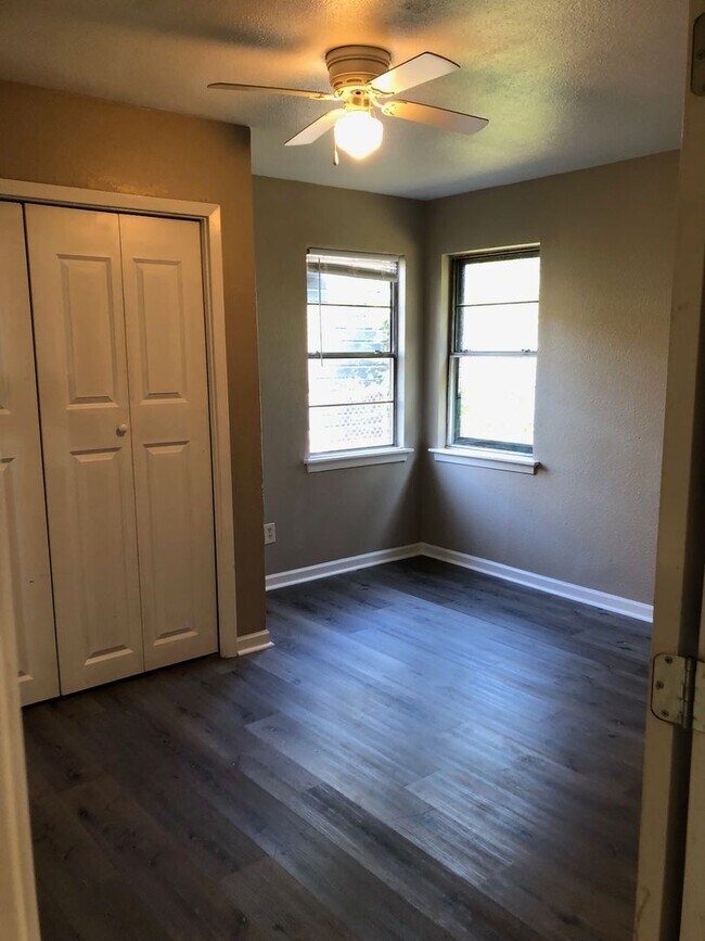 Building Photo - Nicely updated home with large kitchen and...
