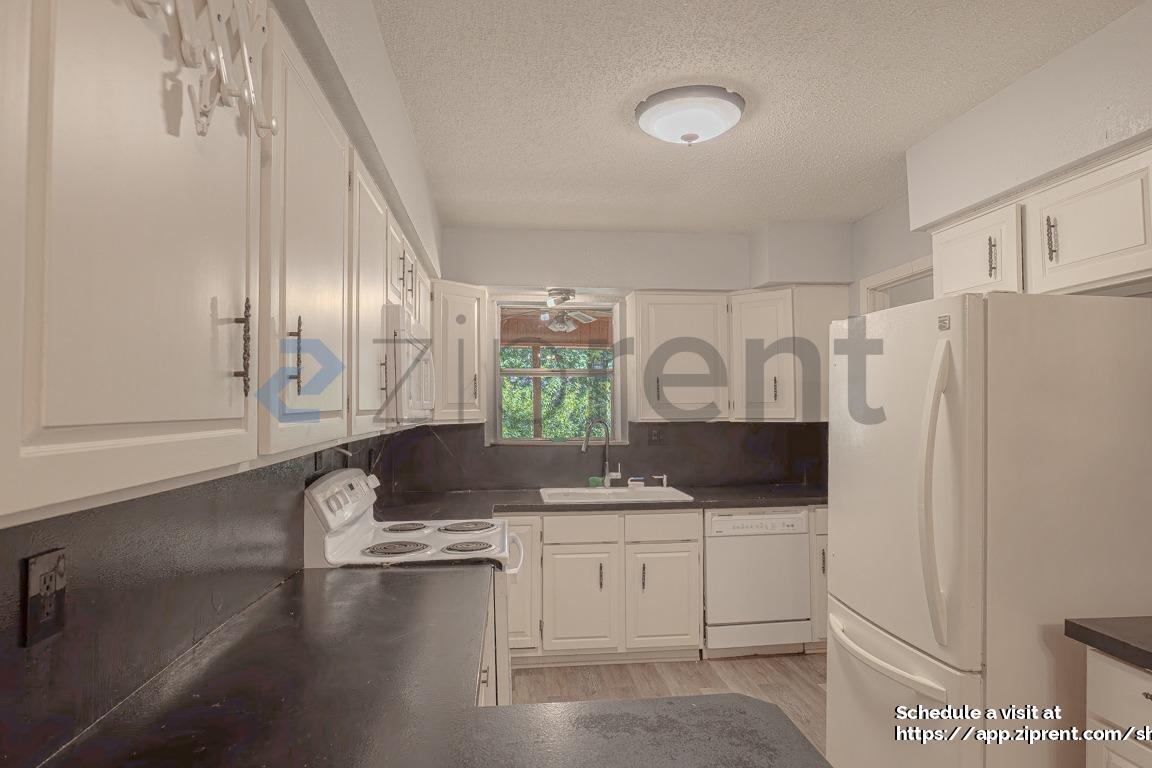 Building Photo - 1033 Princeton Pl