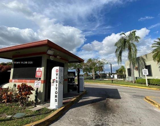 Building Photo - 212 Lake Pointe Dr