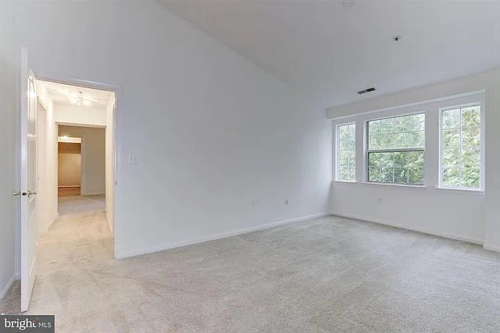 Building Photo - 8381 Montgomery Run Rd