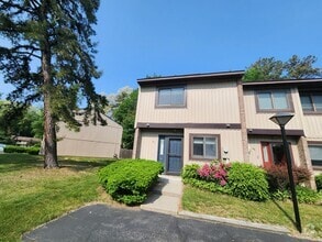 Building Photo - Beautifully remodeled 2 bed, 1 Bath townho...