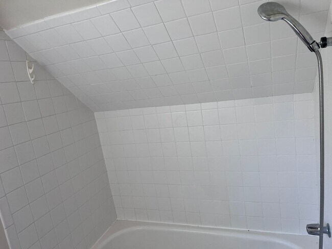 Building Photo - Charming Top-Floor Studio with Scenic Views at The Willows