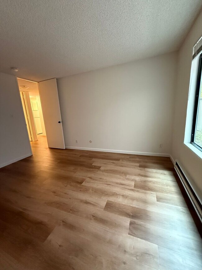 Building Photo - Spacious 2-bed 2-bath condo now available ...