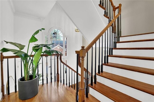 Building Photo - 7155 Roswell Rd