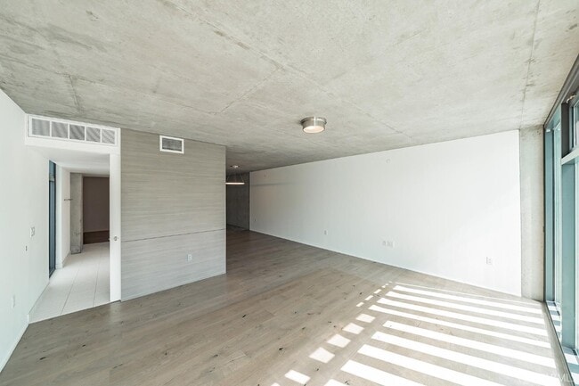 Building Photo - 8 Octavia St